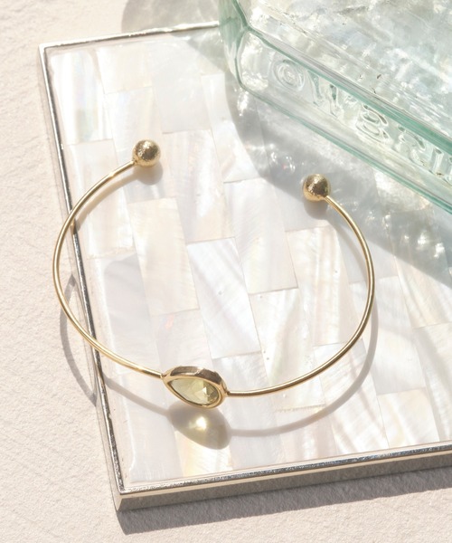 Phoebe(フィービィー)の「ワンポイントストーンバングル(バングル/リストバンド・レディース・ピンク/グリーン・FREE)」の3枚目の写真