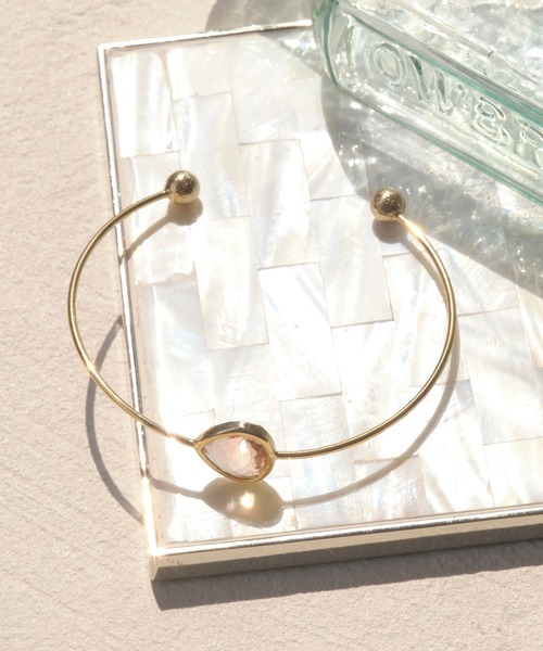 Phoebe(フィービィー)の「ワンポイントストーンバングル(バングル/リストバンド・レディース・ピンク/グリーン・FREE)」の5枚目の写真