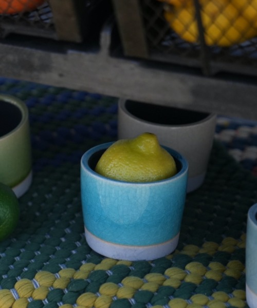 DULTON(ダルトン)の「COLOR GLAZED POT COVER /カラー グレイズド ポット カバー(フラワーベース・メンズ・ライトパープル/ライトグリーン/イエロー/ブラウン/ネイビー/ターコイズブルー/バイオレット/アイボリー/オレンジ/ライム・FREE)」の6枚目の写真