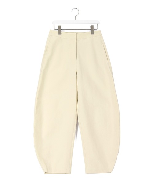 AMOMENTO(アモーメント)の「【AMOMENTO】CURVED LEG PANTS(その他パンツ・レディース・オフホワイト・0)」の1枚目の写真
