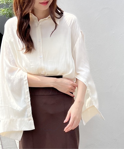 NOMAE(ノーマエ)の「スリットスリーブシャツ(シャツ/ブラウス・レディース・ライトグレー/アイボリー/ダークブルー/ライトピンク・FREE)」の2枚目の写真