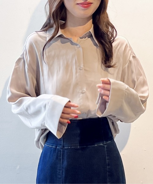 NOMAE(ノーマエ)の「スリットスリーブシャツ(シャツ/ブラウス・レディース・ライトグレー/アイボリー/ダークブルー/ライトピンク・FREE)」の1枚目の写真