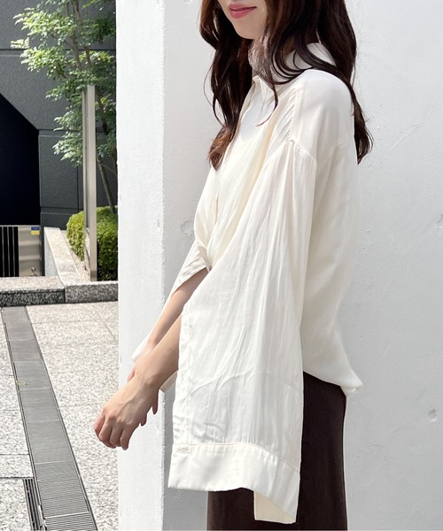 NOMAE(ノーマエ)の「スリットスリーブシャツ(シャツ/ブラウス・レディース・ライトグレー/アイボリー/ダークブルー/ライトピンク・FREE)」の5枚目の写真