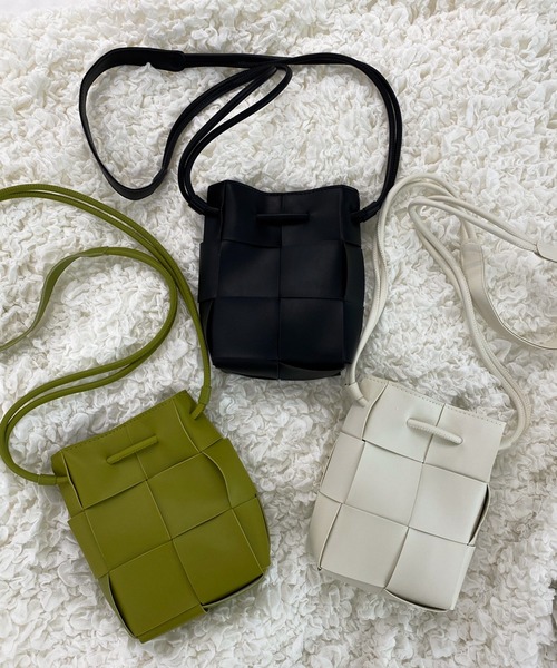 apres jour mignon（アプレジュールミニョン）の「【apresjour mignon×ARIAZ】編み込みショルダーバック（ショルダーバッグ・レディース・グリーン系その他/ブラック/オフホワイト・ONESIZE）」の11枚目の写真