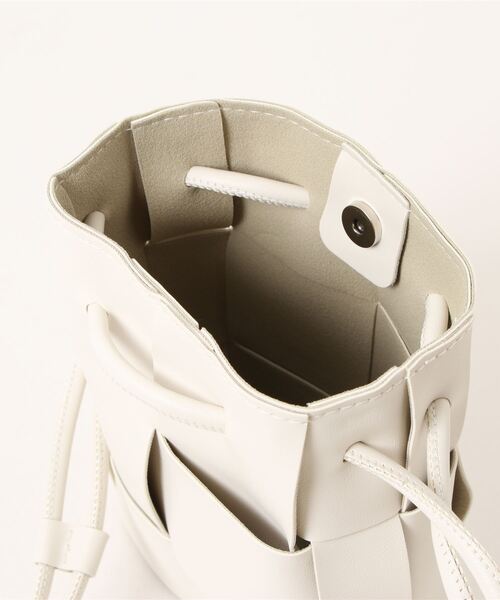 apres jour mignon（アプレジュールミニョン）の「【apresjour mignon×ARIAZ】編み込みショルダーバック（ショルダーバッグ・レディース・グリーン系その他/ブラック/オフホワイト・ONESIZE）」の5枚目の写真