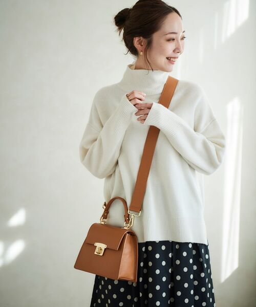 le.coeur blanc（ルクールブラン）の「AULENTTI ミニスクエアショルダー（ショルダーバッグ・レディース・キャメル/ブラック・FREE）」の12枚目の写真