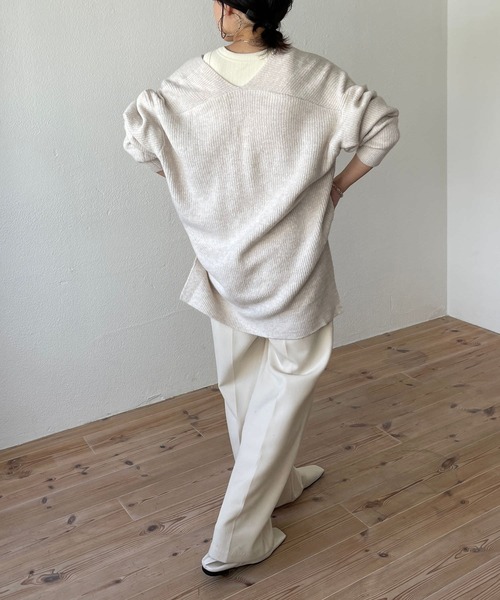 wee9s（ウィークス）の「over size v neck loose knit / お尻すっぽりオーバーサイズ深Ｖネックルーズニット（ニット/セーター・レディース・オートミール/ベージュ/ブラック/グレー・FREE）」の20枚目の写真