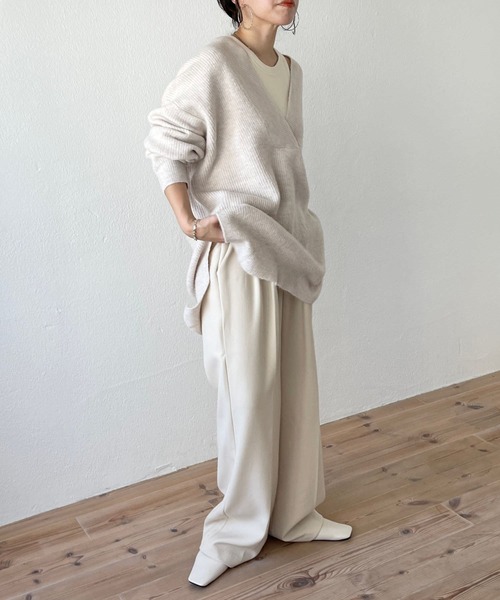 wee9s（ウィークス）の「over size v neck loose knit / お尻すっぽりオーバーサイズ深Ｖネックルーズニット（ニット/セーター・レディース・オートミール/ベージュ/ブラック/グレー・FREE）」の22枚目の写真