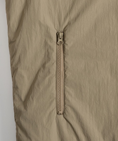 MUHET（ミュエータ）の「パディングジャケット（ブルゾン・レディース・ブラック/カーキ・X-LARGE/MEDIUM）」の17枚目の写真