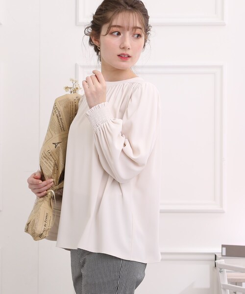 couture brooch(クチュールブローチ)の「◆前後2WAYギャザーデザインブラウス(シャツ/ブラウス・レディース・アイボリー/ライトグレー/ネイビー・38/40/42)」の9枚目の写真