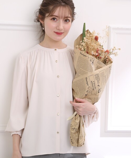 couture brooch(クチュールブローチ)の「◆前後2WAYギャザーデザインブラウス(シャツ/ブラウス・レディース・アイボリー/ライトグレー/ネイビー・38/40/42)」の21枚目の写真