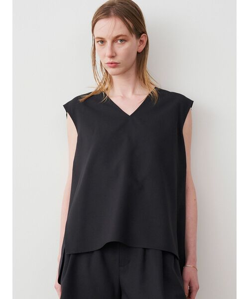 ELENDEEK(エレンディーク)の「Vネックフレアブラウス(シャツ/ブラウス・レディース・ベージュ/ブラック/インディゴブルー・FREE)」の10枚目の写真