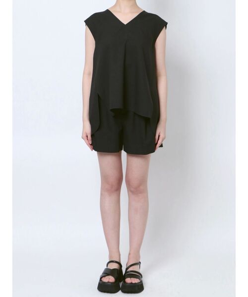 ELENDEEK(エレンディーク)の「Vネックフレアブラウス(シャツ/ブラウス・レディース・ベージュ/ブラック/インディゴブルー・FREE)」の21枚目の写真