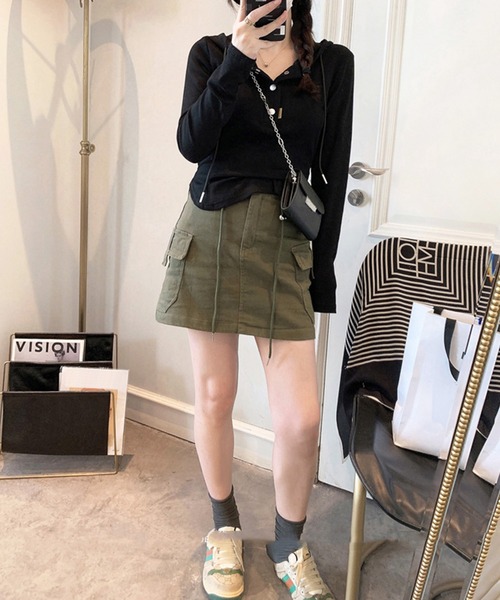 Amulet(アミュレット)の「フード付きシンプルトップス(パーカー・レディース・ホワイト/ブラック/グリーン・M/L/XL)」の5枚目の写真