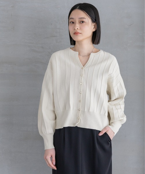 A part by（アパートバイ）の「アイレットアミショートカーディガン（カーディガン/ボレロ・レディース・ブラック/ブルー/アイボリー/ライトブラウン/パープル/グリーン系その他4/ライトベージュ/ブラック系その他/ライトグレー/グリーン/ブラウン系その他2/ベージュ/ネイビー/グリーン系その他3/ホワイト系その他5/グリーン系その他5/ブラウン系その他/グリーン系その他/ホワイト系その他6/イエロー系その他・FREE）」の4枚目の写真