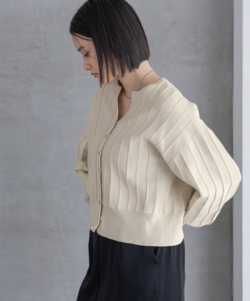 A part by（アパートバイ）の「アイレットアミショートカーディガン（カーディガン/ボレロ・レディース・ブラック/ブルー/アイボリー/ライトブラウン/パープル/グリーン系その他4/ライトベージュ/ブラック系その他/ライトグレー/グリーン/ブラウン系その他2/ベージュ/ネイビー/グリーン系その他3/ホワイト系その他5/グリーン系その他5/ブラウン系その他/グリーン系その他/ホワイト系その他6/イエロー系その他・FREE）」の21枚目の写真