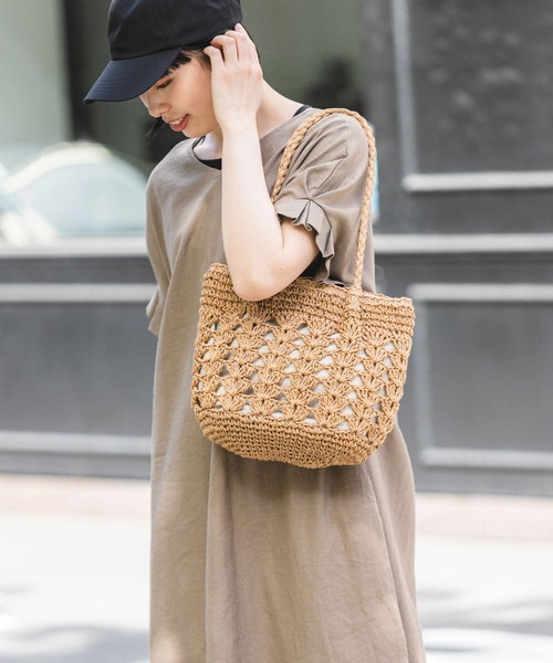 RODE SKO（ロデスコ）の「ペーパー透かし柄トートバッグ（かごバッグ・レディース・ミント/ブラウン系その他/ナチュラル・ONE）」の2枚目の写真