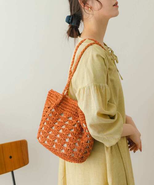 RODE SKO（ロデスコ）の「ペーパー透かし柄トートバッグ（かごバッグ・レディース・ミント/ブラウン系その他/ナチュラル・ONE）」の7枚目の写真