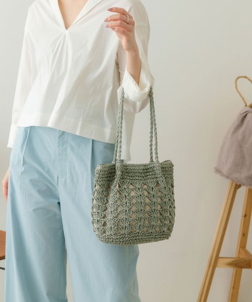 RODE SKO（ロデスコ）の「ペーパー透かし柄トートバッグ（かごバッグ・レディース・ミント/ブラウン系その他/ナチュラル・ONE）」の13枚目の写真