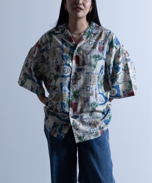 NYLAUS（ナイラス）の「総柄プリント オープンカラー ルーズシャツ（シャツ/ブラウス・メンズ・ブルー/グリーン/モカ/アイボリー/ホワイト系1/ホワイト系2/ホワイト系3/ブラック系1/ブラック系2/ブラック系3/チャコールグレー/ベージュ・M/L）」の9枚目の写真