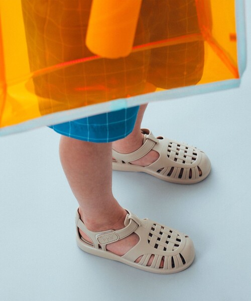 igor（イゴール）の「igor（イゴール） / TOBBY SOLID ベルクロ サンダル（11～18cm）（サンダル・キッズ・カーキ/レッド系その他5/ピンク/インディゴブルー/オフホワイト/クリーム/ベージュ/ブラウン系その他3/ブラック/レッド系その他7/オリーブ/レッド系その他2・16cm/17cm/13cm/18cm/14cm/15cm/11cm/14.5㎝/16.5cm/12.5cm/12cm）」の13枚目の写真