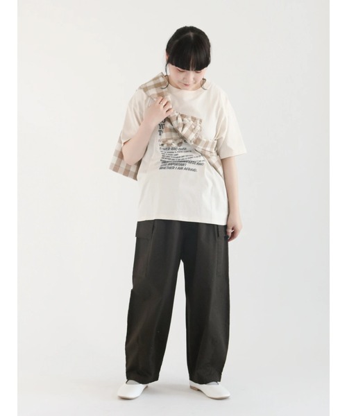 Samansa Mos2(サマンサ モスモス)の「発泡ロゴプリントTシャツ(Tシャツ/カットソー・レディース・グリーン/ベージュ/キナリ/ブラック・フリ-)」の7枚目の写真