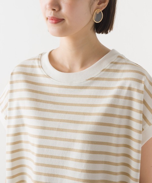 OMNES(オムネス)の「ビッグノースリーブボーダーTシャツ(Tシャツ/カットソー・レディース・ブルー/ピンク/ベージュ/グリーン/ブラック・FREE)」の10枚目の写真