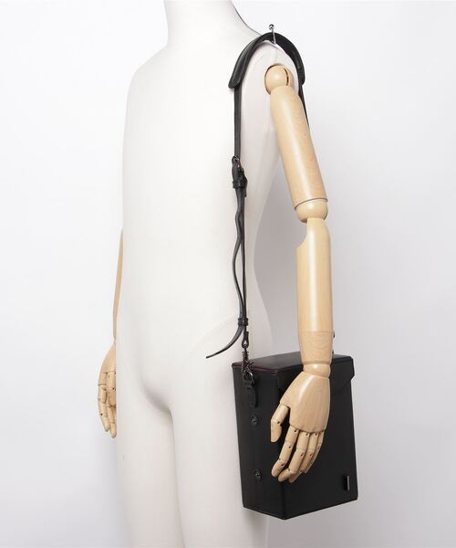 RAWLIFE（ロウライフ）の「TSOG/ティーエスオージー/カメラショルダーバッグ（ショルダーバッグ・メンズ・ブラック・F）」の2枚目の写真