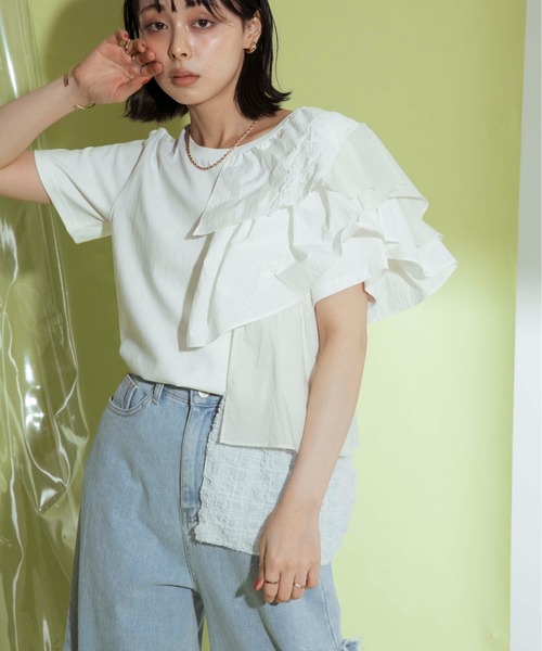 Eimee Law(エイミーロウ)の「アシメフリルTシャツ(Tシャツ/カットソー・レディース・ブラック/オフホワイト/ブラック×カーキ・38)」の3枚目の写真