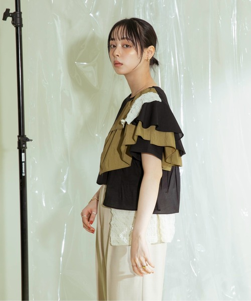 Eimee Law(エイミーロウ)の「アシメフリルTシャツ(Tシャツ/カットソー・レディース・ブラック/オフホワイト/ブラック×カーキ・38)」の5枚目の写真