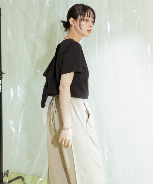 Eimee Law(エイミーロウ)の「アシメフリルTシャツ(Tシャツ/カットソー・レディース・ブラック/オフホワイト/ブラック×カーキ・38)」の10枚目の写真