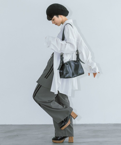 PAGEBOY（ページボーイ）の「ステッチハンドルBAG（ショルダーバッグ・レディース・オフホワイト/ブラック・FREE）」の5枚目の写真