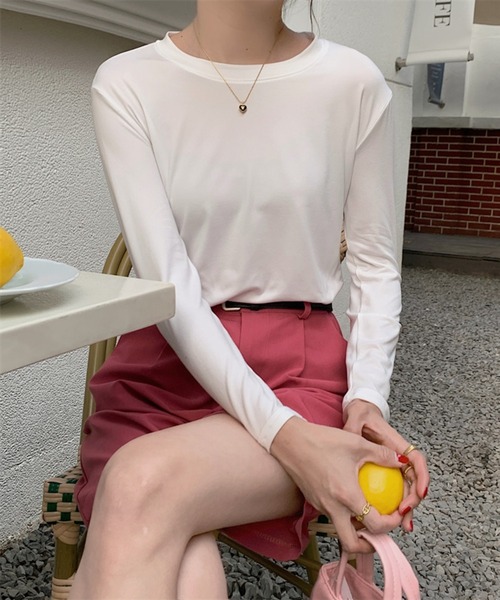 Chaco closet(チャコ クローゼット)の「ベーシックボートネックロングTシャツ(Tシャツ/カットソー・レディース・ブラウン/オレンジ/ブラック/ホワイト/ブルー・FREE)」の10枚目の写真