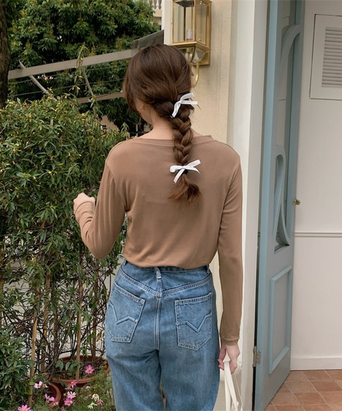 Chaco closet(チャコ クローゼット)の「ベーシックボートネックロングTシャツ(Tシャツ/カットソー・レディース・ブラウン/オレンジ/ブラック/ホワイト/ブルー・FREE)」の19枚目の写真