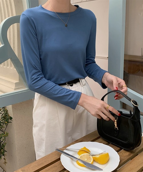 Chaco closet(チャコ クローゼット)の「ベーシックボートネックロングTシャツ(Tシャツ/カットソー・レディース・ブラウン/オレンジ/ブラック/ホワイト/ブルー・FREE)」の20枚目の写真