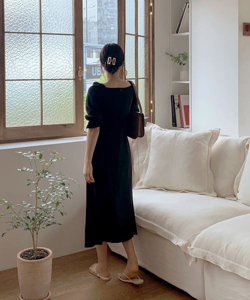 LUGG NAGG（ラグナグ）の「スクエアネックデコルテシャーリングワンピース（ワンピース・レディース・ベージュ/ブラック・M/XL/S/L）」の4枚目の写真