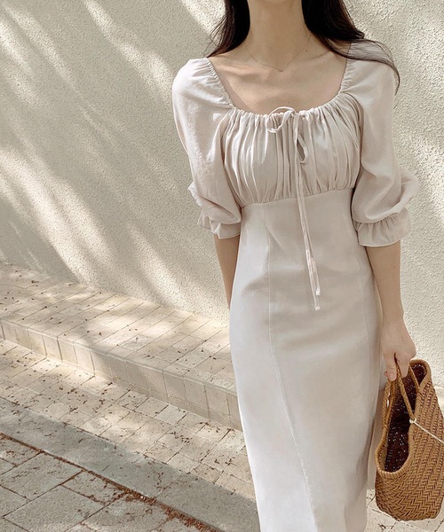 LUGG NAGG（ラグナグ）の「スクエアネックデコルテシャーリングワンピース（ワンピース・レディース・ベージュ/ブラック・M/XL/S/L）」の7枚目の写真