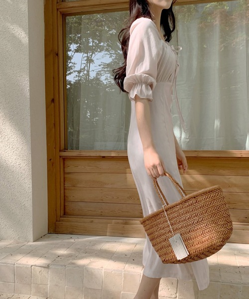 LUGG NAGG（ラグナグ）の「スクエアネックデコルテシャーリングワンピース（ワンピース・レディース・ベージュ/ブラック・M/XL/S/L）」の5枚目の写真