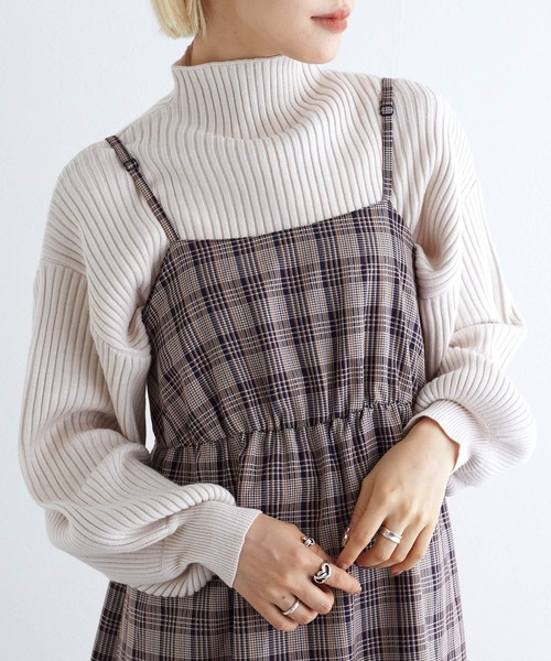 w closet（ダブルクローゼット）の「ボリュームスリーブタートルボトルネックプルオーバー（ニット/セーター・レディース・ホワイト×ブラック/モカ/ラベンダー/オフホワイト/ブルー/ホワイト×ピンク/ブラック・FREE）」の11枚目の写真