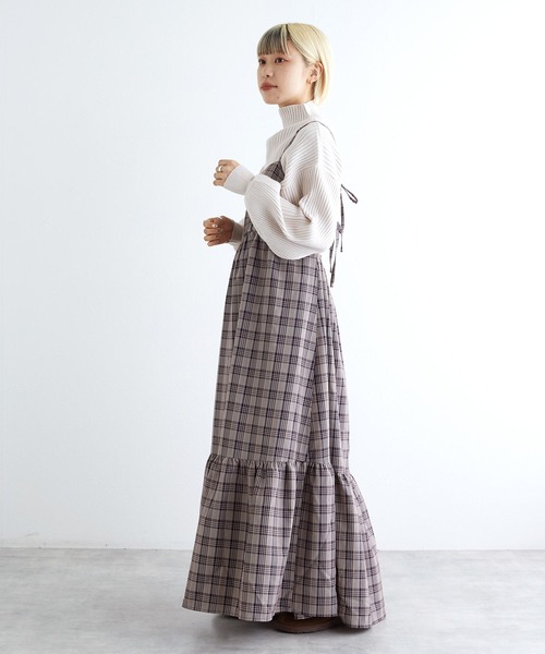 w closet（ダブルクローゼット）の「ボリュームスリーブタートルボトルネックプルオーバー（ニット/セーター・レディース・ホワイト×ブラック/モカ/ラベンダー/オフホワイト/ブルー/ホワイト×ピンク/ブラック・FREE）」の13枚目の写真