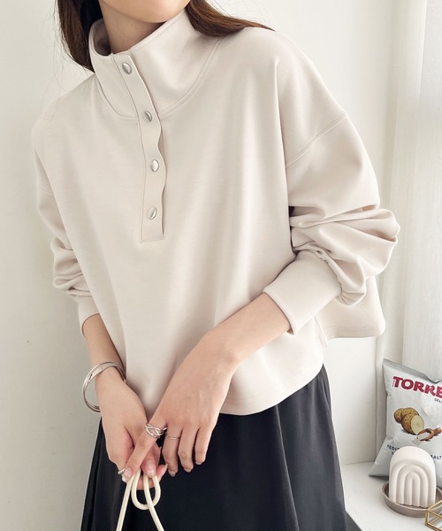 GeeRA(ジーラ)の「ダンボールハーフスナップショートプルオーバー(Tシャツ/カットソー・レディース・アイボリー/ブラック・LARGE/MEDIUM)」の6枚目の写真