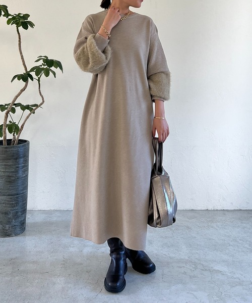 un dix cors（アンディコール）の「袖シャギー切替ニットワンピース