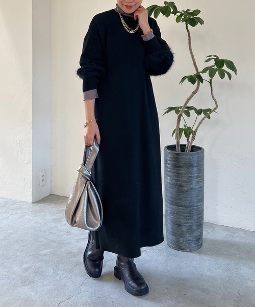 un dix cors（アンディコール）の「袖シャギー切替ニットワンピース