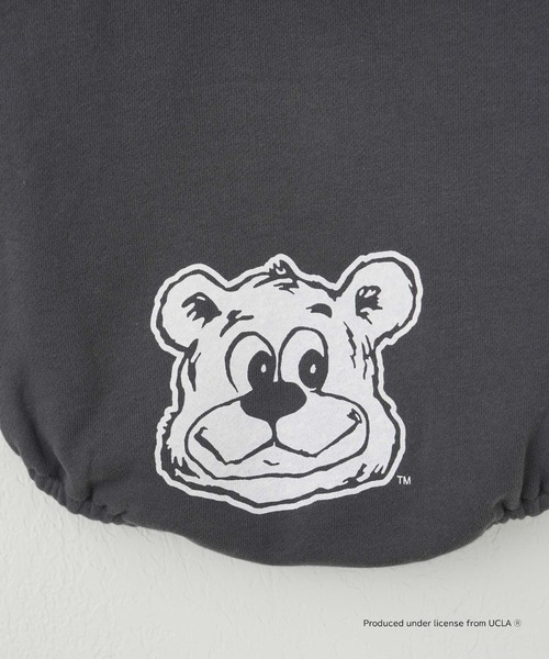 UCLA（ユーシーエルエー）の「【KIDS】【UCLA/ユーシーエルエー】TYPY別注BABYプリントスウェットロンパース（ロンパース・キッズ・アイボリー/チャコールグレー・80）」の3枚目の写真