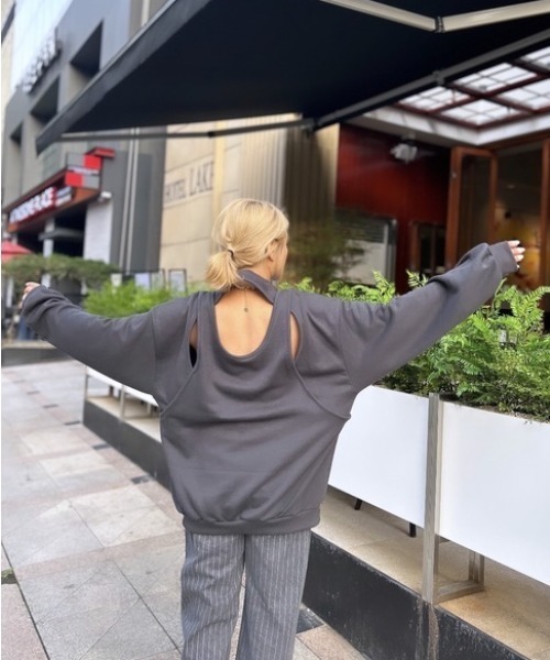 ipugo(イプゴ)の「ipugo/イプゴ バック重ね着風デザイン裏起毛スウェット(スウェット・レディース・パープル/チャコール・FREE)」の12枚目の写真