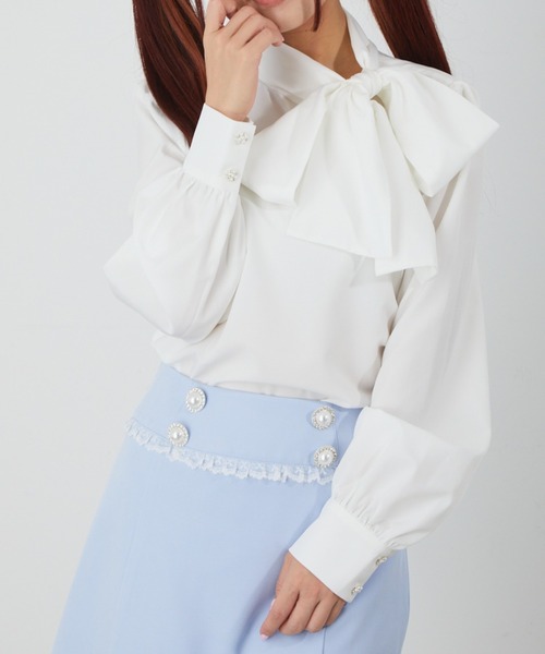 Ank Rouge(アンクルージュ)の「サイドリボンタイブラウス(シャツ/ブラウス・レディース・ホワイト/ブラック・M)」の1枚目の写真