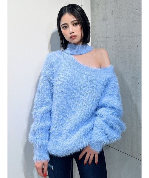 GYDA(ジェイダ)の「オフショルシャギーチョーカーニットトップス(ニット/セーター・レディース・チャコールグレー/アイボリー・FREE)」の8枚目の写真