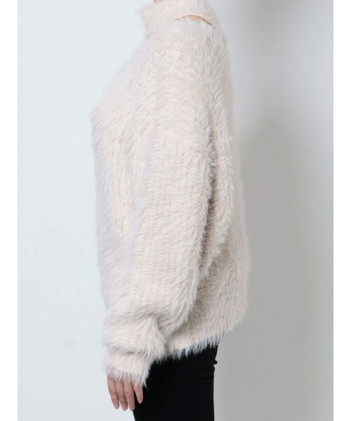 GYDA(ジェイダ)の「オフショルシャギーチョーカーニットトップス(ニット/セーター・レディース・チャコールグレー/アイボリー・FREE)」の9枚目の写真