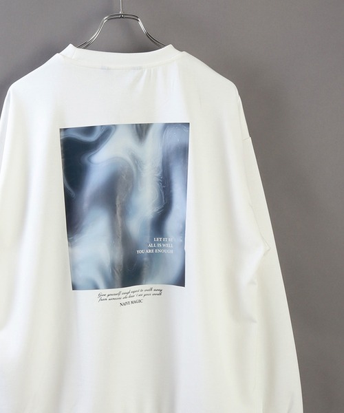 Naive magic（ナイーブマジック）の「NAIVEMAGIC ダンボールニット バックプリントトレーナー（スウェット・メンズ・ホワイト/ブルー/ブラック/ブラック系その他/ホワイト系その他・M/L）」の2枚目の写真