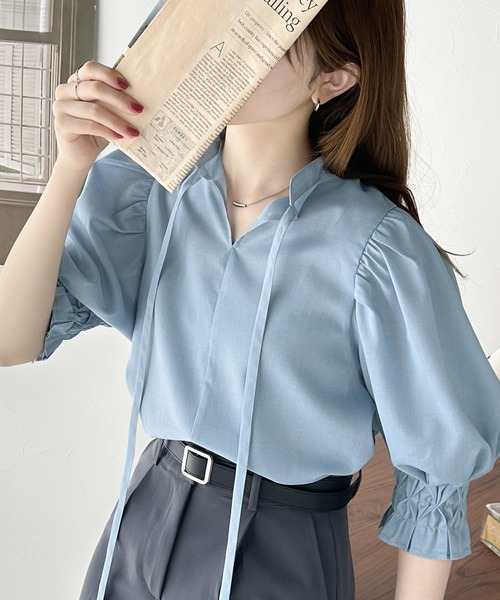 １枚でサマになる。前後2wayバルーンスリーブリボンブラウス